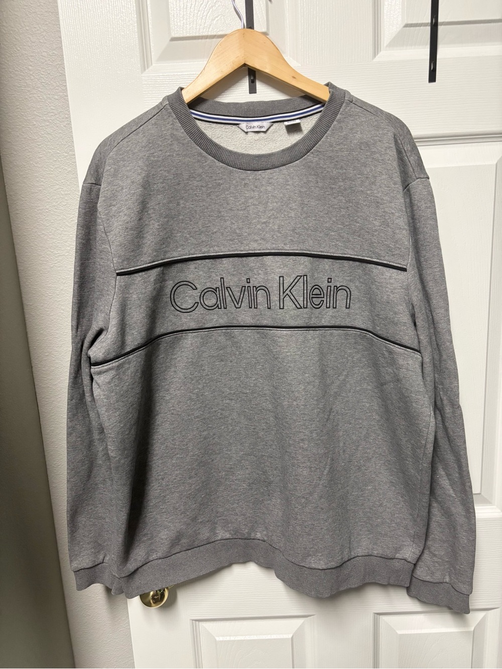 Calvin Klein Men's Heather Gray Embroidered Logo Crewneck Sweatshirt